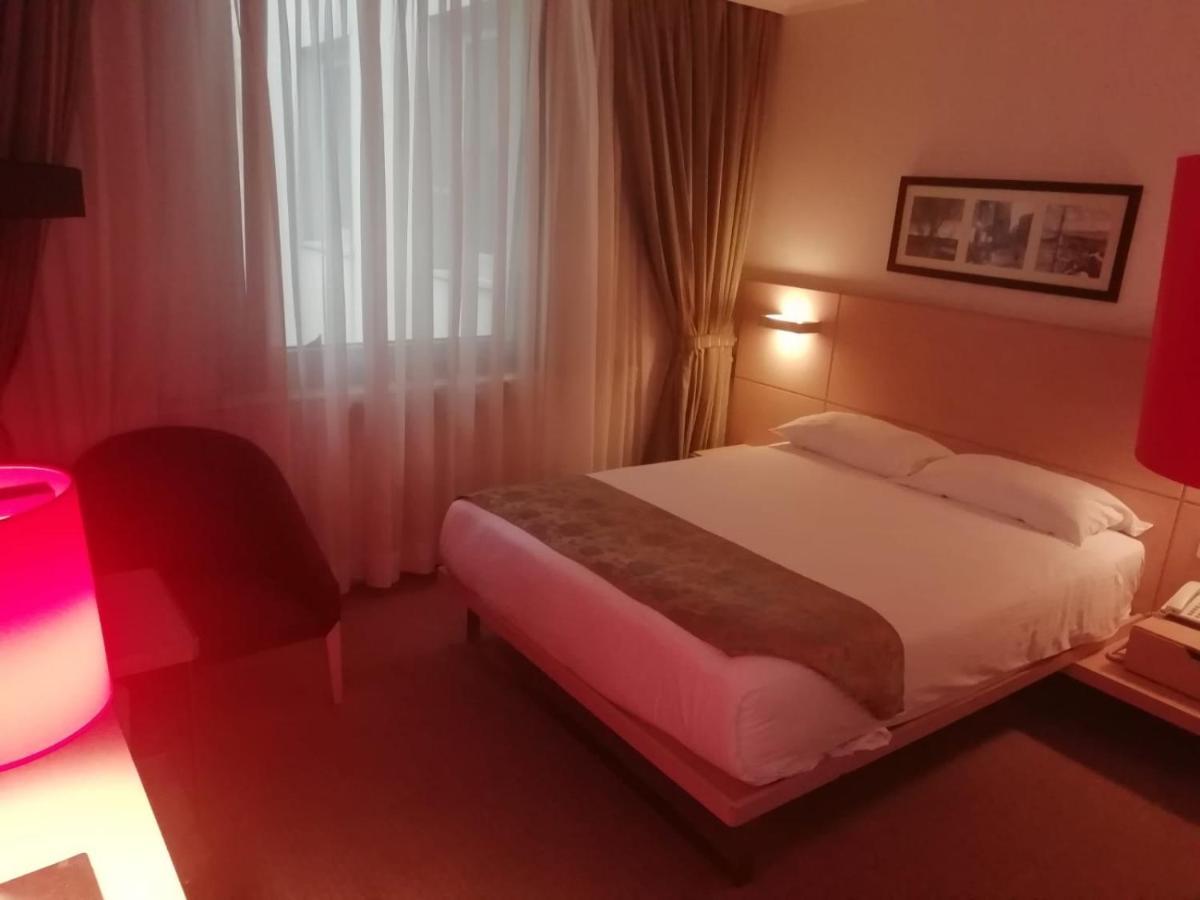 Eresin Hotels Taxim & Premier Istanbul Bagian luar foto
